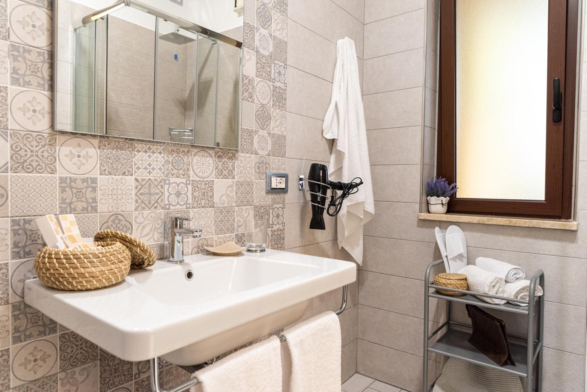 Cilento Suite - Vinarte B&B อากรอโปลี ภายนอก รูปภาพ